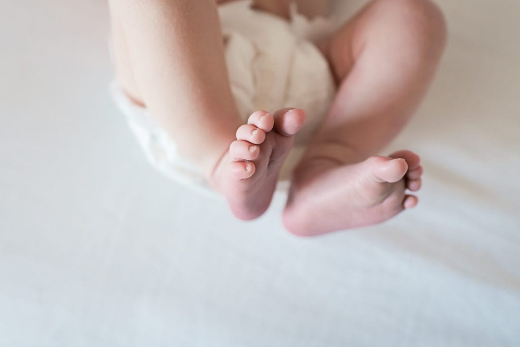 baby toes los angeles newborn lifestyle photography session